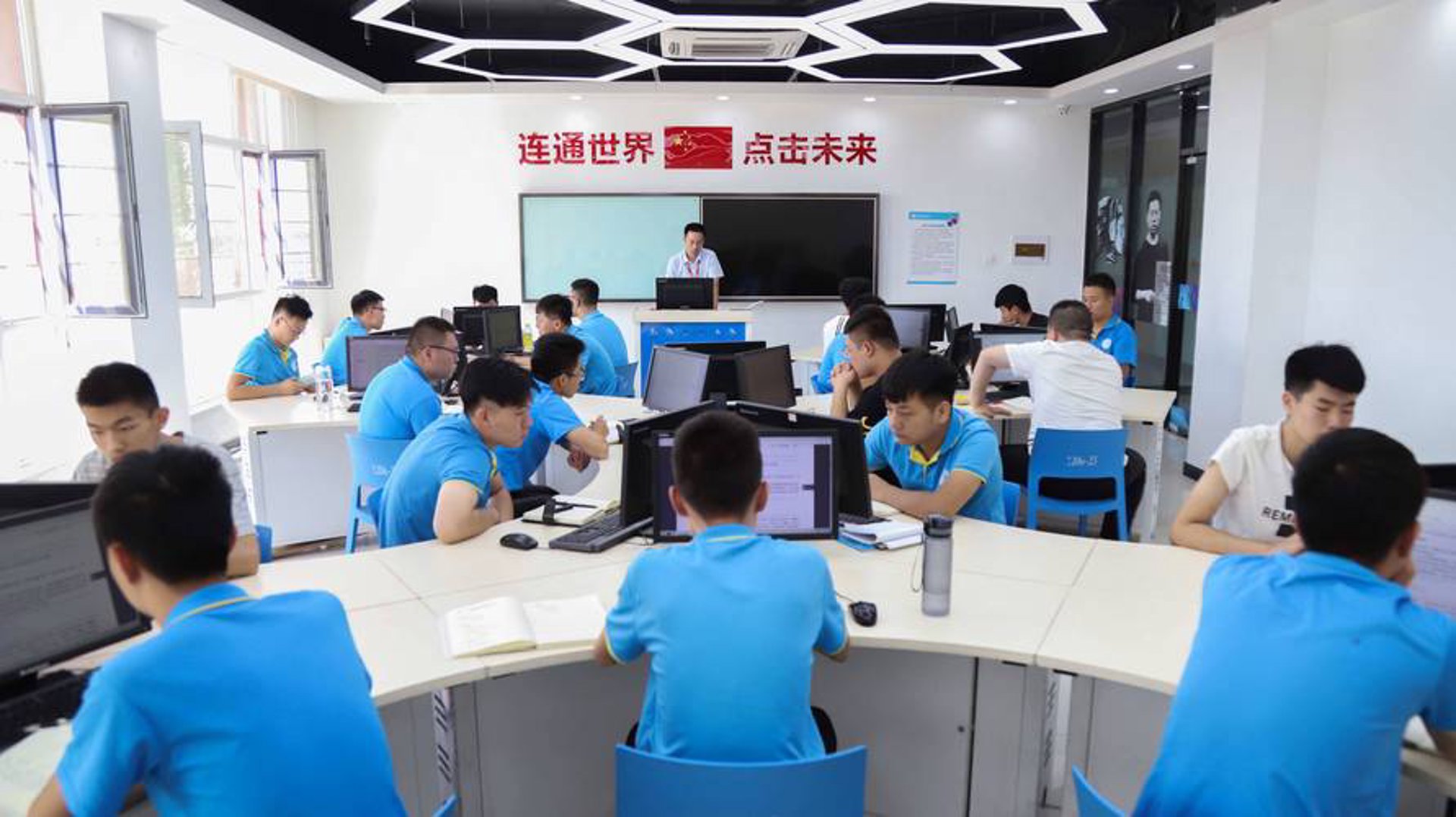H5页面制作：移动时代的网页设计新风尚